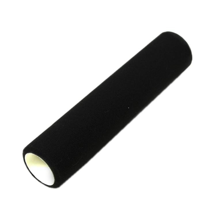 Recharge de rouleau de peinture en mousse noire de tuyau en PVC Couverture d'éponge sans couture avec une bonne conception