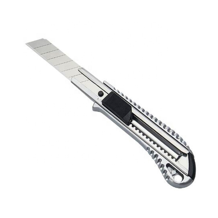 Couteau cutter avec poignée en metal et anti-dérapente